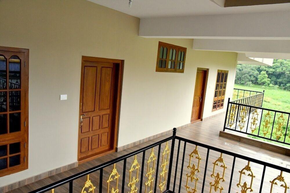 Jungle Palace Homestay Теккади Экстерьер фото