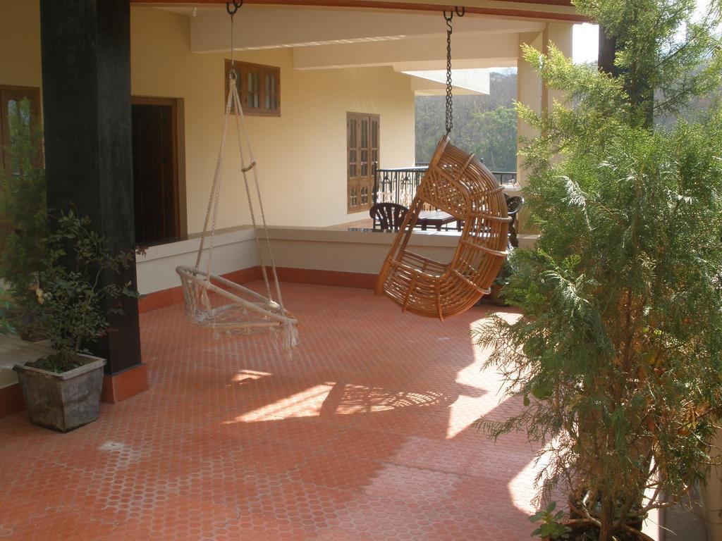 Jungle Palace Homestay Теккади Экстерьер фото