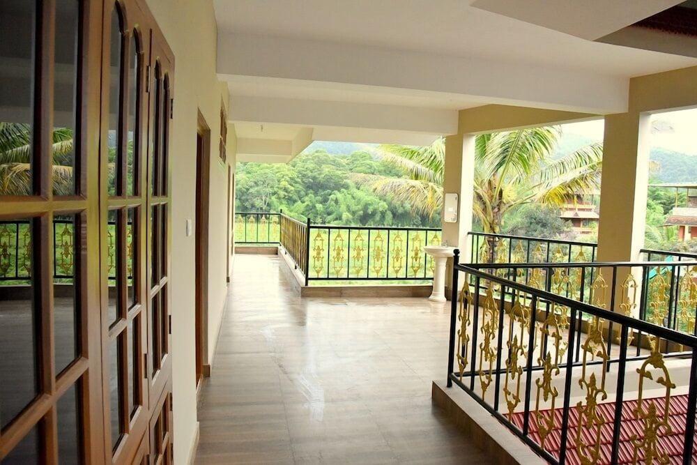 Jungle Palace Homestay Теккади Экстерьер фото