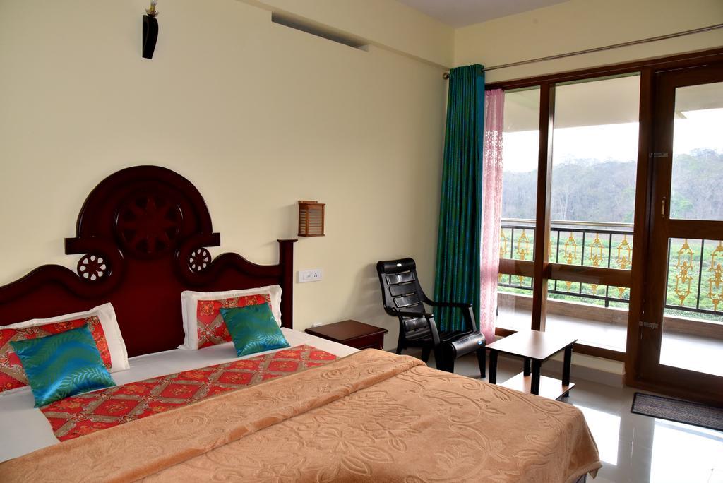 Jungle Palace Homestay Теккади Экстерьер фото
