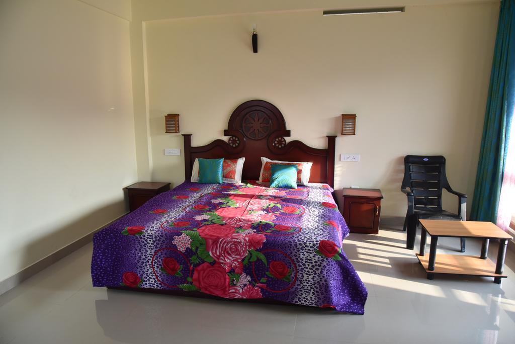 Jungle Palace Homestay Теккади Экстерьер фото